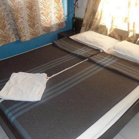 Hotel Abhishek Nashik Exteriör bild